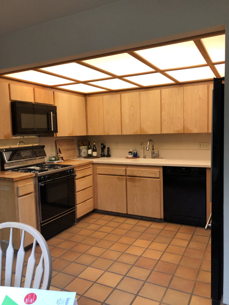 Before kitchen renovation by Leah Anderson Designs.